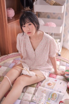 全彩无遮巨大乳尖奶老师在线观看
